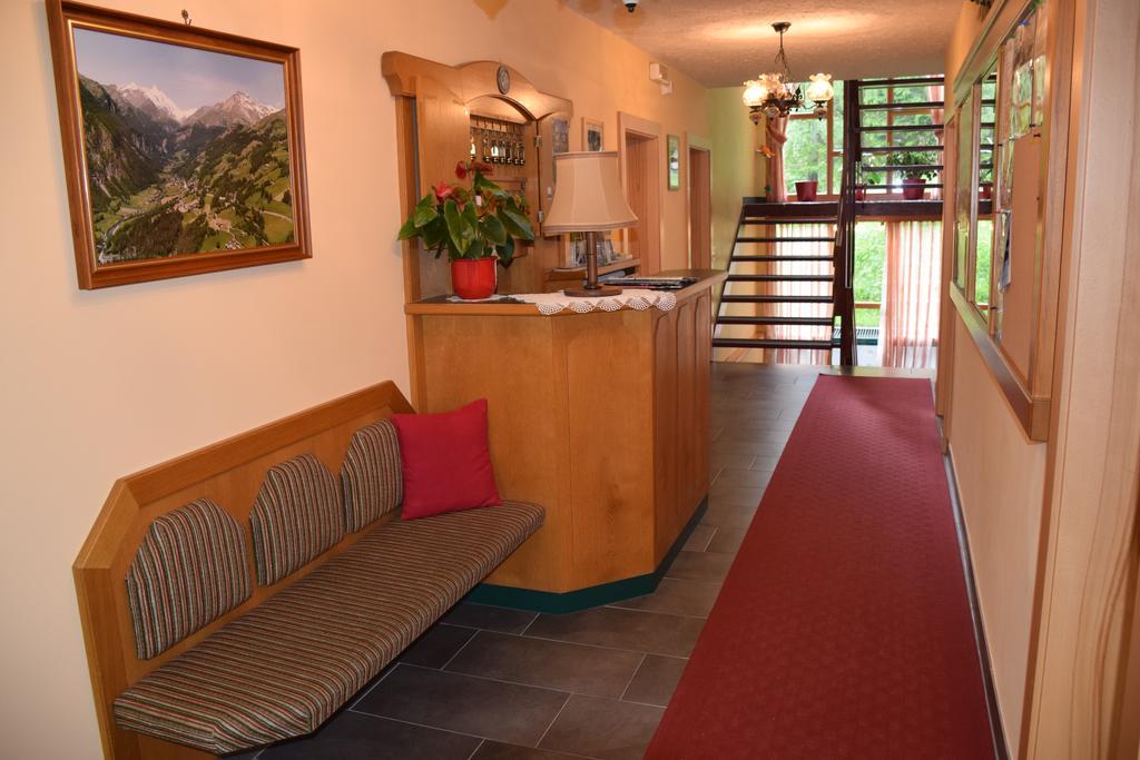 Pension Appartement Ambrosi ハイリゲンブルート エクステリア 写真